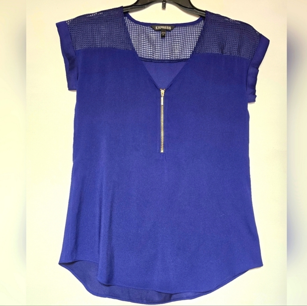 EXPRESS Half Zip V-Neck Cap  Sleeve. Blue. Size S